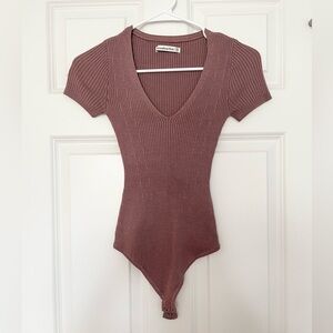 Abercrombie & Fitch XXS mauve ribbed short sleeve sweater jumpsuit